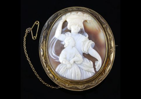 ANTIQUE VICTORIAN CARVED SHELL DIONYSUS CAMEO BROOCH CIRCA 1880